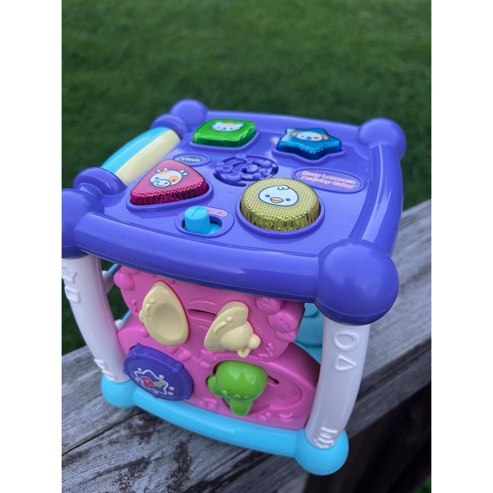 VTech Busy Learners Activity Cube, Purple - lights up and has sound